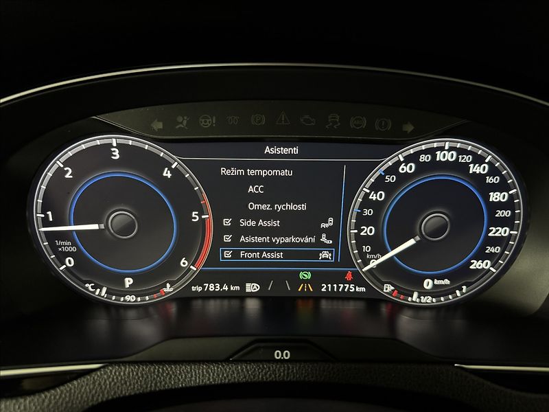 Volkswagen Passat 2,0 TDi  DSG Highline Virtual - fotka 26 z 49