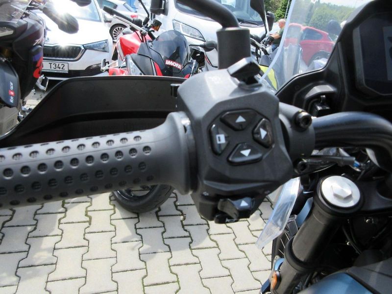 Moto Guzzi (2026) V85 TT Travel e5+ - fotka 10 z 12