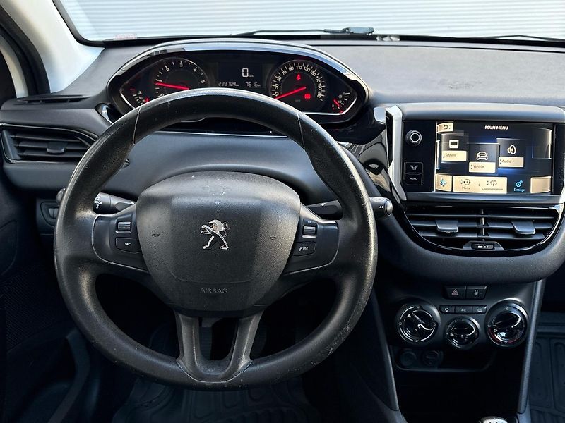 Peugeot 208 (2013) 1.6 e-HDI  - fotka 10 z 14