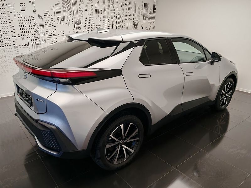 Toyota C-HR 2.0 Hybrid E-CVT Style - fotka 4 z 39