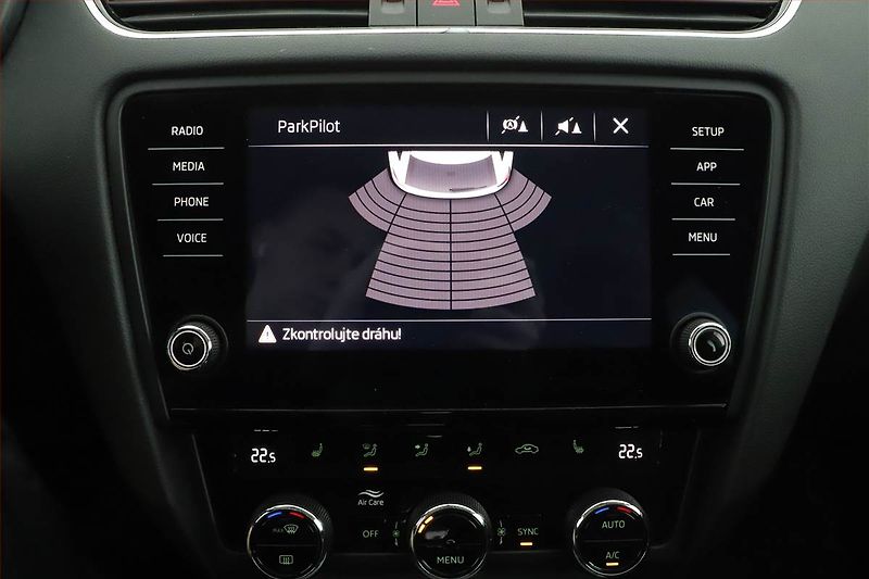 Škoda Octavia (2019) 1.6 TDI, Automat, Tempomat - fotka 13 z 19