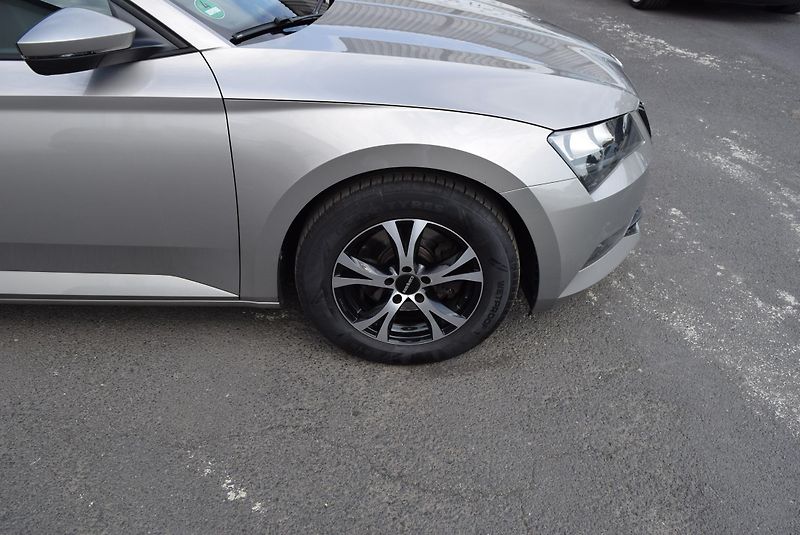 Škoda Superb (2017) 1.4TSI 110kw AMBITION APP OPS - fotka 5 z 50