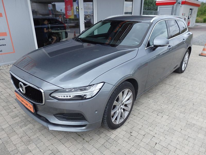 Volvo V90 2.0 D5 AWD NAVIGACE - fotka 2 z 17