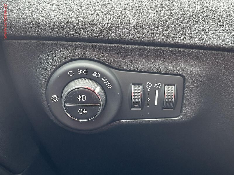 Jeep Compass (2018) 1.6 M-Jet, Longitude, TZ - fotka 19 z 20