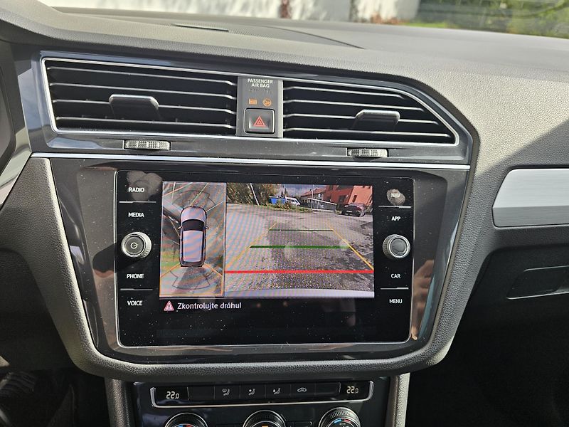 Volkswagen Tiguan (2020) 2.0TDI  - fotka 21 z 22