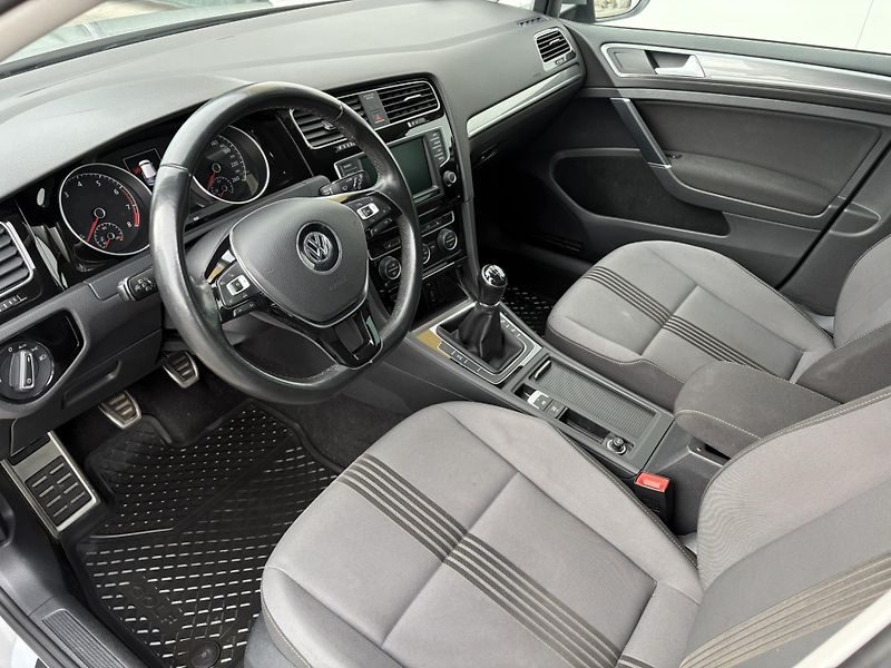 Volkswagen Golf 1.4 TSI 110kW ALLSTAR - fotka 10 z 23
