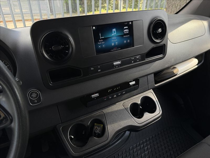Mercedes-Benz Sprinter 215 CDI L2 Aut. Kamera - fotka 13 z 20