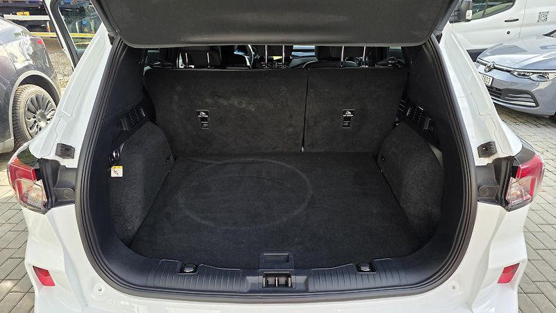 Ford Kuga (2022) 2.5i PHEV 165kW Titanium AT TZ - fotka 11 z 49
