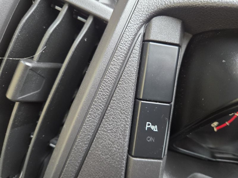 Ford Transit (2015) 2.2TDCI 114kW L2H3 - fotka 26 z 33
