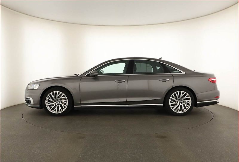 Audi A8 (2019) 55 TFSI - fotka 3 z 21