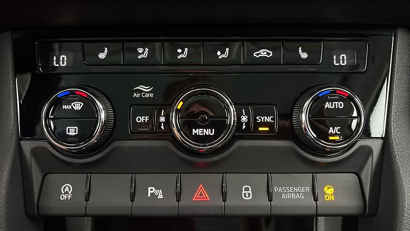 Škoda Karoq 1.5 TSI DSG Style - fotka 13 z 29