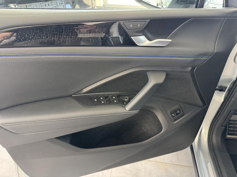 Volkswagen Tiguan (2024) 2,0TSI R DSG 4M TAŽNÉ LED ACC - fotka 16 z 43
