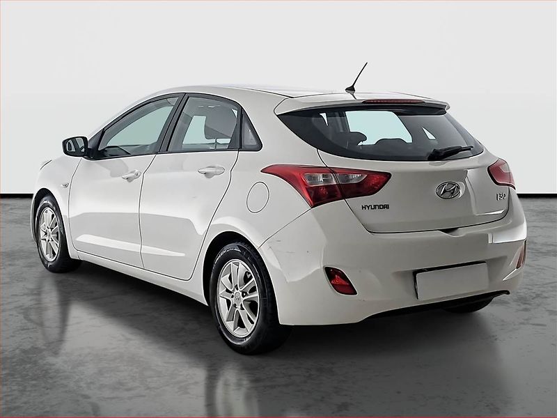 Hyundai i30 (2014) 1.6 MPI, Tempomat - fotka 4 z 16