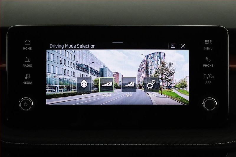 Škoda Fabia (2026) 1.0 TSI, MONTE CARLO, AUTOMAT - fotka 17 z 20