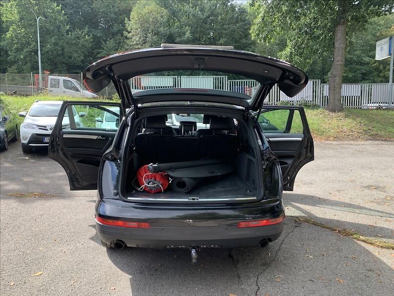 Audi Q7 3,0 TDI QUATTRO - fotka 20 z 20