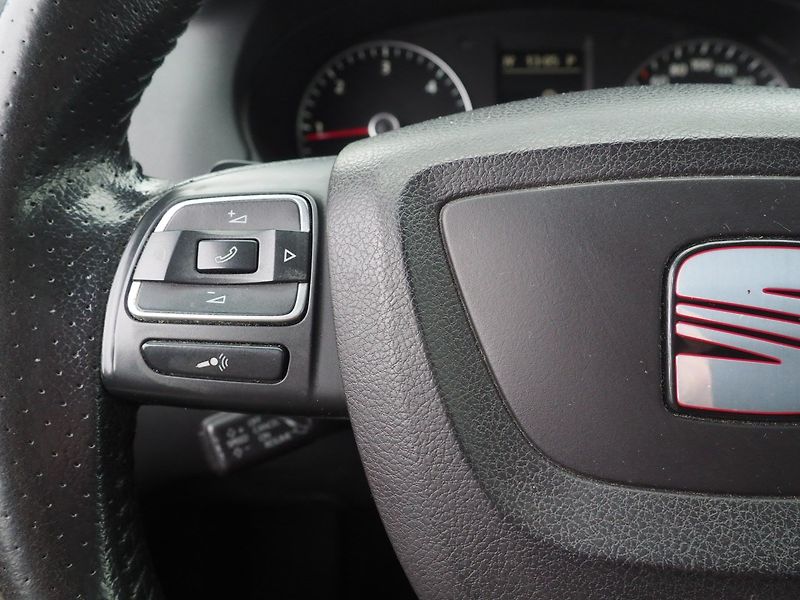 Seat Alhambra (2013) 2.0TDI, 130 kW,  7 Míst, Tažné - fotka 26 z 42