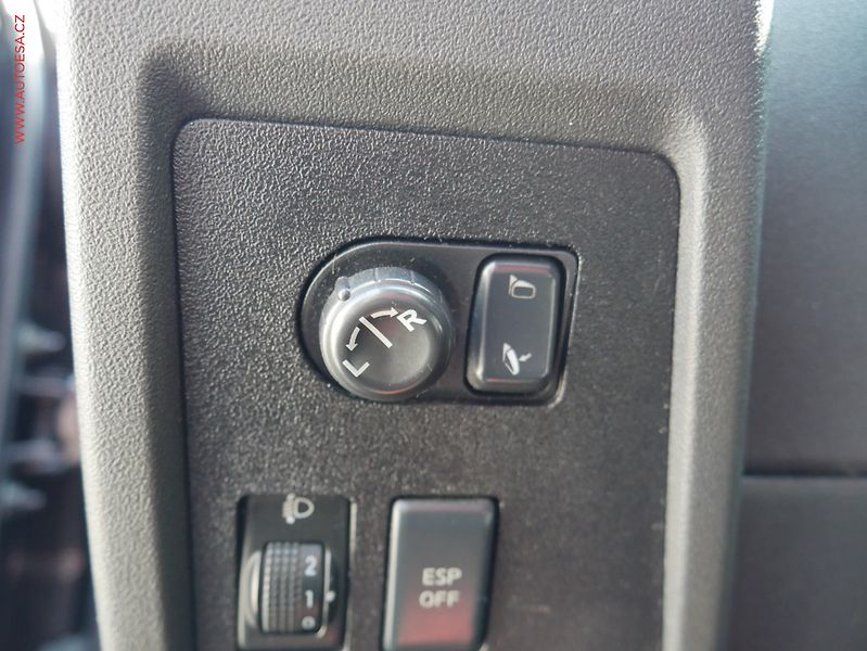 Nissan Qashqai (2010) 2.0 DCI +2, ČR, AC, TZ, navi - fotka 13 z 19