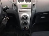 Toyota Yaris (2008) 1.0 VVT-i, po STK, servisované - náhled 12