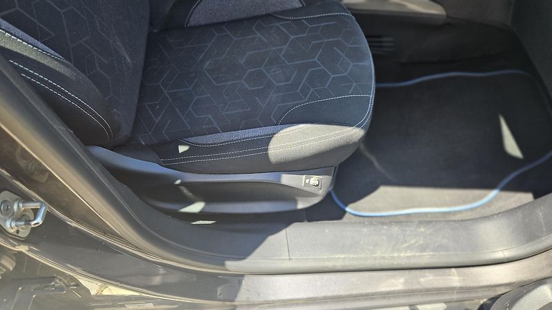 Peugeot 2008 - fotka 16 z 21