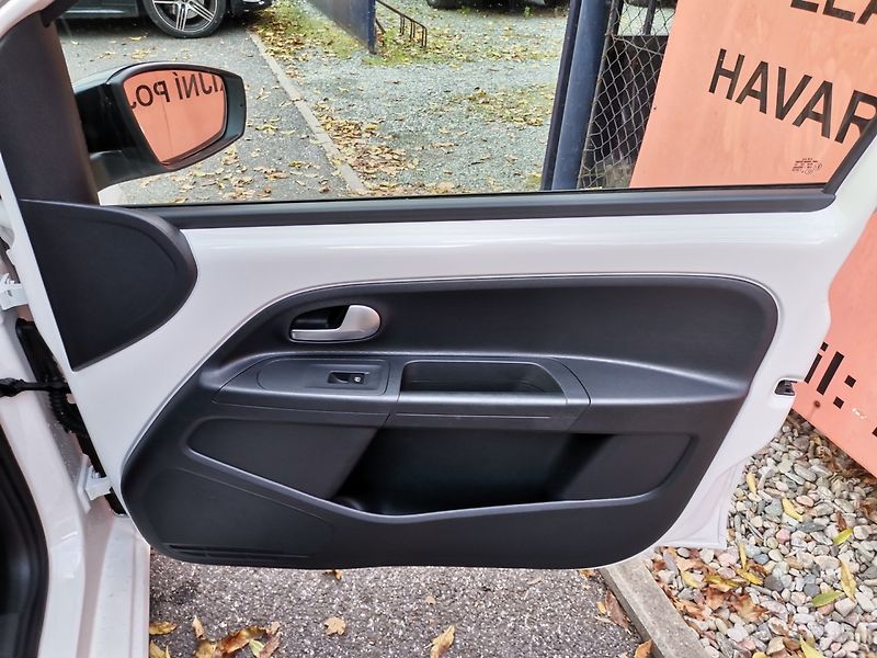 Volkswagen up! (2019) 1.0MPi 44kw AC PDC Tempomat - fotka 16 z 26