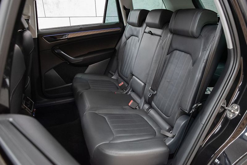 Škoda Kodiaq 1.5 TSI STYLE+*TAŽNÉ*DPH*ČR 1M - fotka 12 z 50