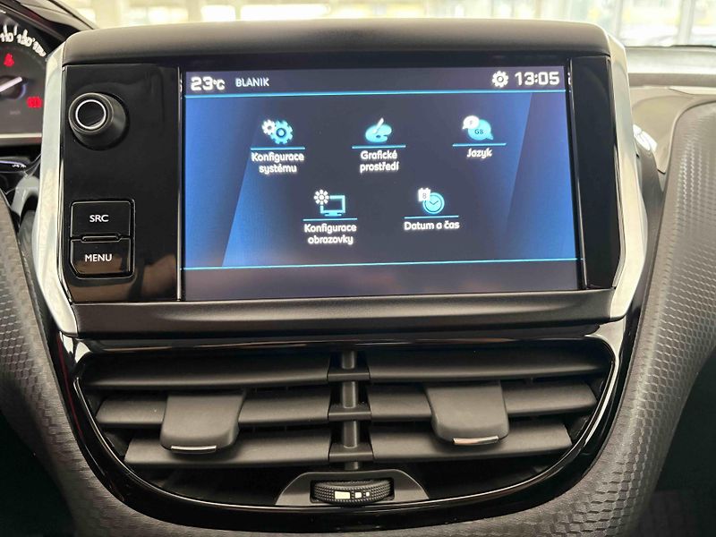 Peugeot 2008 (2018) Allure 1.2 PureTech 130 MAN6 - fotka 11 z 20