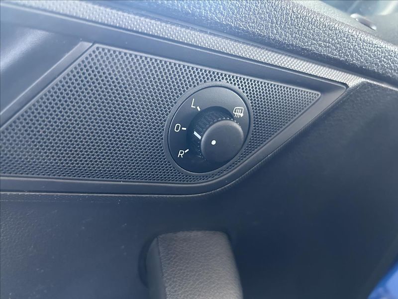 Škoda Fabia 1,2   TSI,MONTE-CARLO,2.MAJITE - fotka 9 z 24