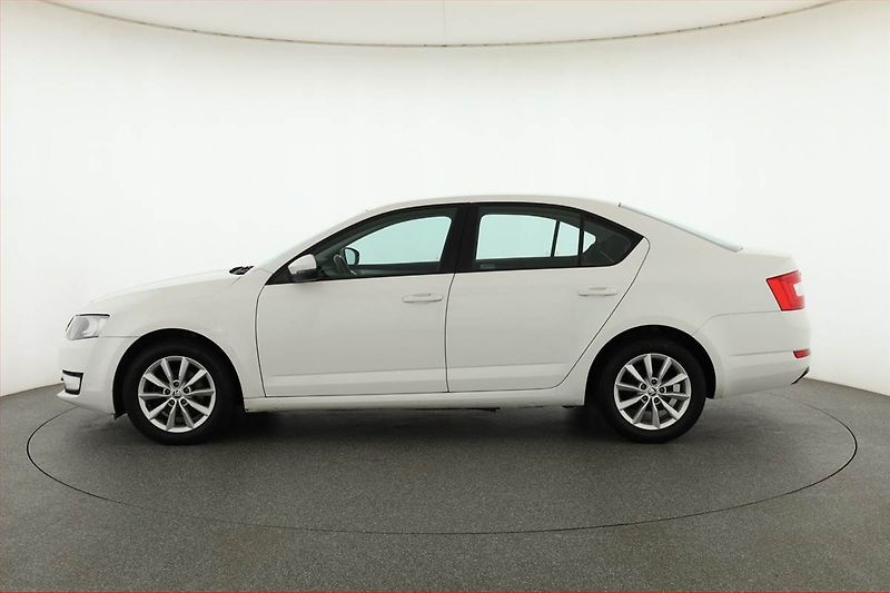 Škoda Octavia (2013) Ambition 1.6 TDI, Serv.kniha - fotka 3 z 17
