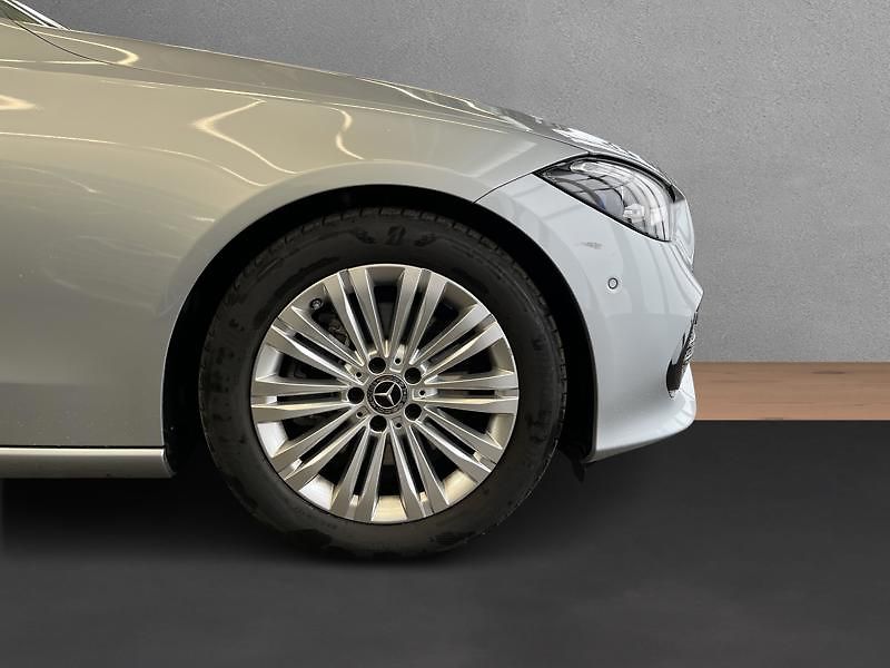 Mercedes-Benz Třídy C 220d 4MATIC kombi Avantgarde - fotka 9 z 22