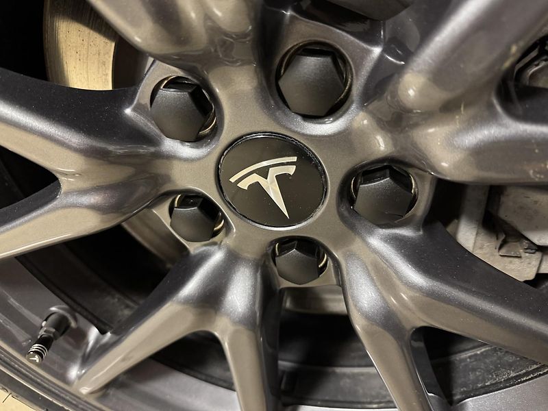 Tesla Model 3 LONG RANGE 4x4 1 MAJITEL - fotka 38 z 46
