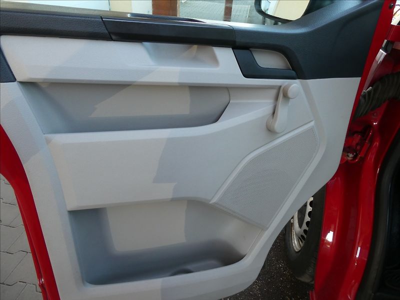 Volkswagen Transporter 2,0 TDi 75kW 9.míst, serviska - fotka 17 z 43