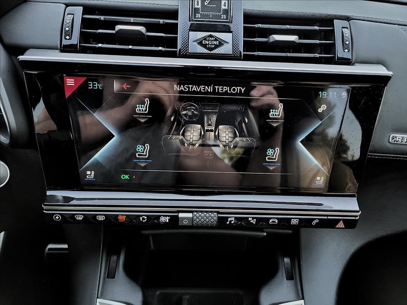 DS Automobiles DS7 Crossback 1,6 Rivoli,PHEV,4x4,kůže,výhře - fotka 24 z 42