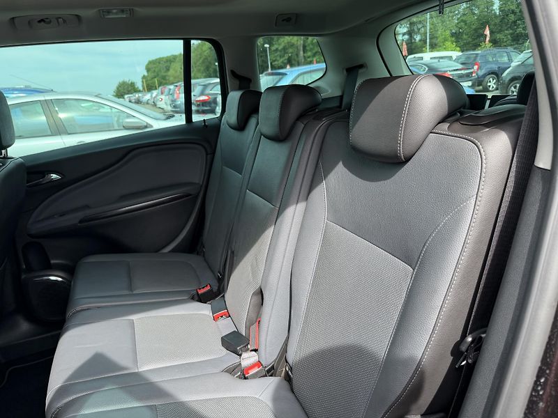 Opel Zafira 2.0 CDTi TOURER 7 MIST - fotka 14 z 24