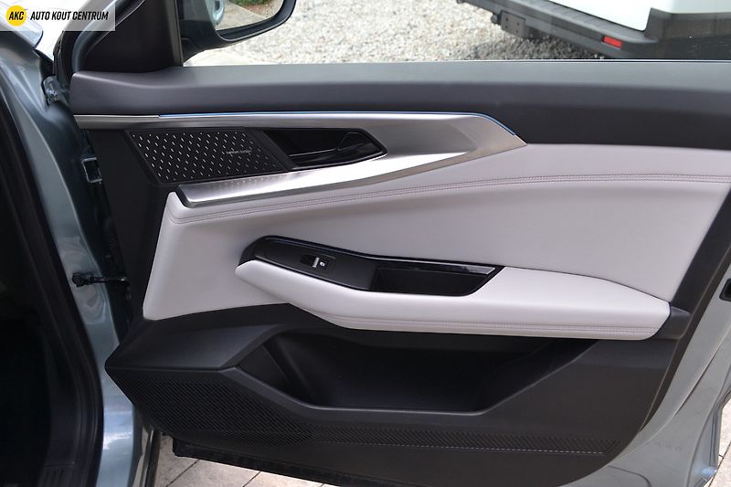 Renault Espace ICONIC E-TECH FULL HYBRID 200k - fotka 20 z 79