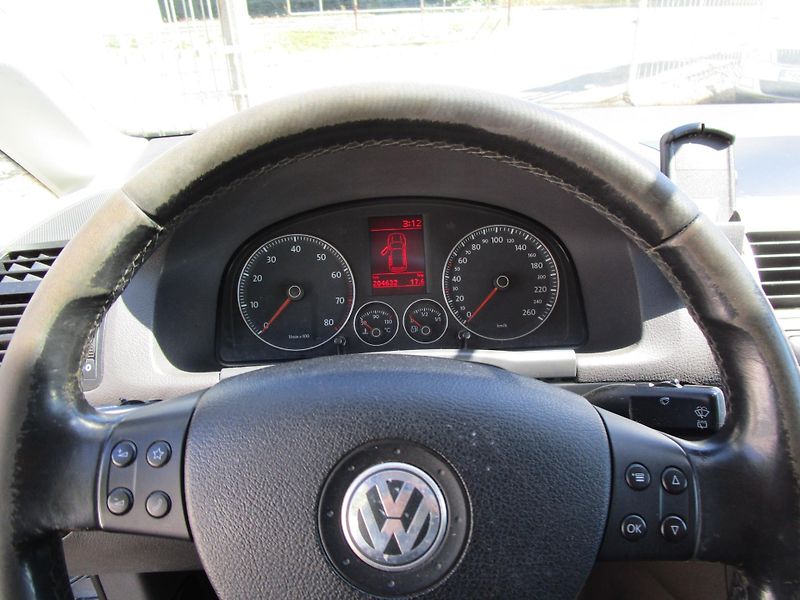 Volkswagen Touran 2,0i-80KW-POHON BENZÍN+ CNG - fotka 10 z 13