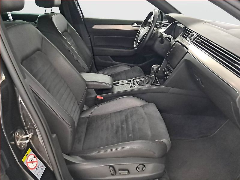Volkswagen Passat (2018) 2.0 TDI, Automat, Serv.kniha - fotka 9 z 19