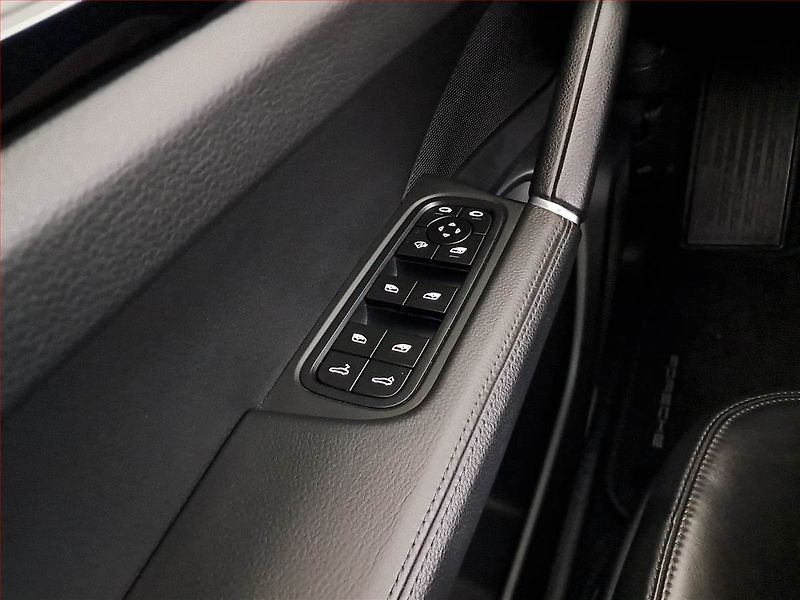 Porsche Cayenne (2023) V6 - fotka 17 z 29