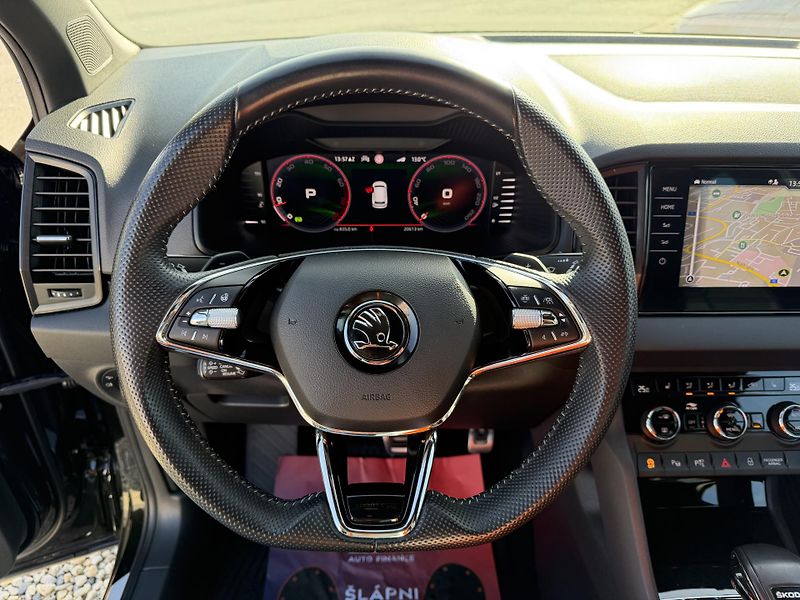 Škoda Karoq 2,0 TSi/140kW 4x4 DSG Sportlin - fotka 16 z 94