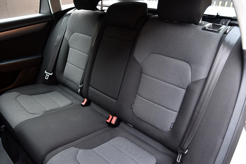 Volkswagen Passat 2.0 TDi CR COMFORTLINE, VÝHŘEV - fotka 35 z 50