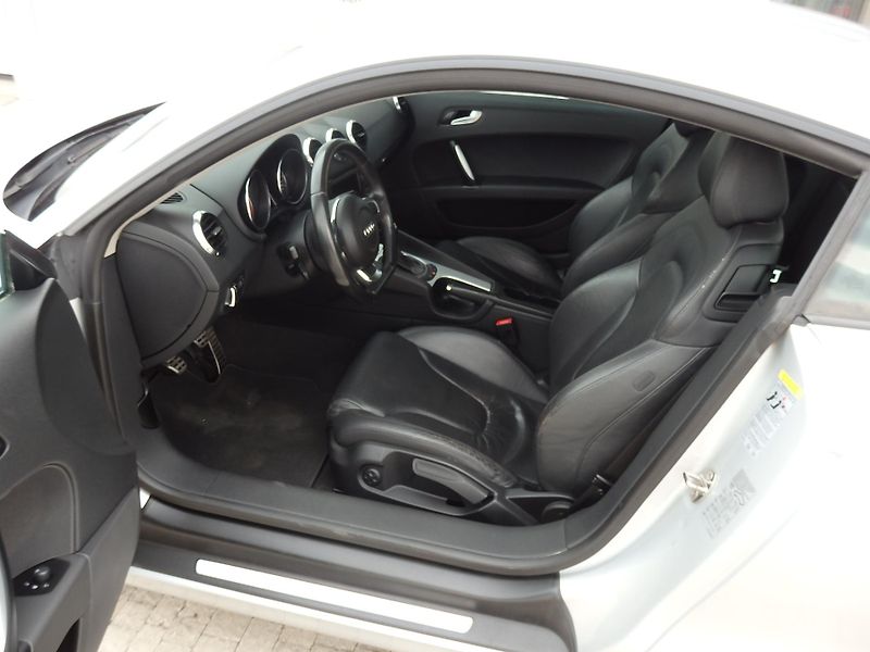 Audi TT 2.0 TFSI 147 kW ZÁLOHOVÁNO - fotka 6 z 16