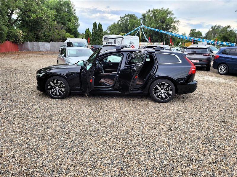 Volvo V60 T6 257kw,AWD,Inscript,kůže - fotka 17 z 50