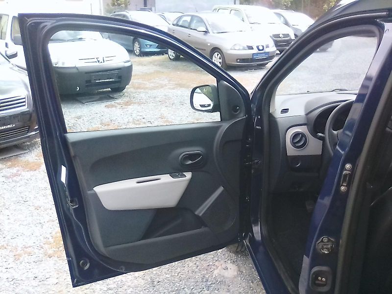 Dacia Dokker (2013) 1.6 MPi Ambiente, 1.majitel - fotka 15 z 31