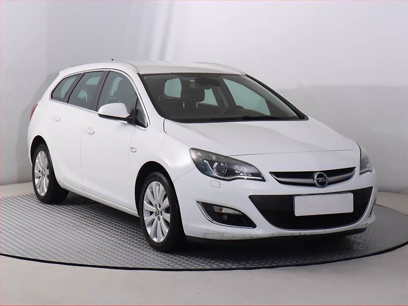 Opel Astra (2014) 1.4 T, Serv.kniha, Xenony - fotka 1 z 17