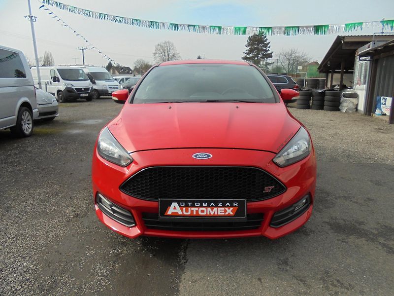 Ford Focus (2017) 2.0 ST- 188kW- 74000 km- KLIMA - fotka 2 z 11