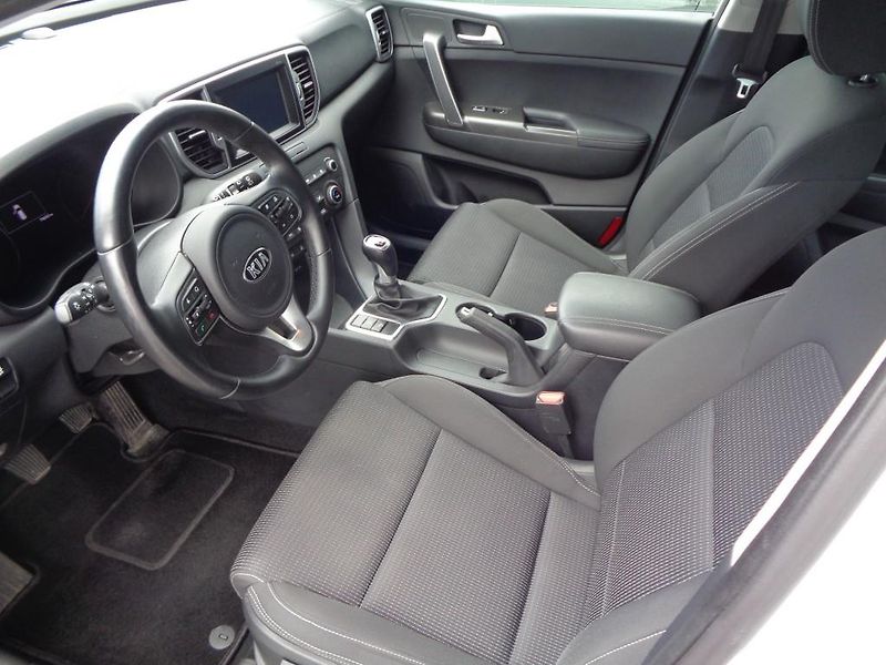 Kia Sportage 1.6 T- GDI 130 kW  M6F - fotka 10 z 29