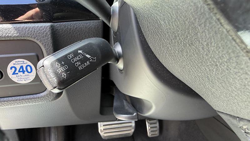 Volkswagen Touareg 3.0TDi*193kW*R-LINE*PERLEŤ - fotka 20 z 35