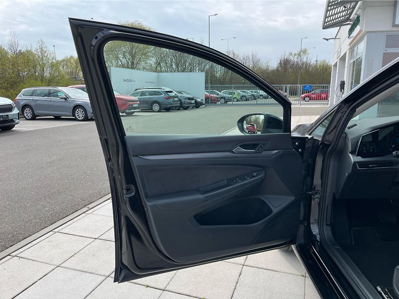 Volkswagen Golf Style 2.0 TDI 110 kW DSG Varia - fotka 22 z 29
