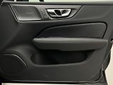 Volvo V60 B4 PLUS DARK PANORAMA - náhled 26