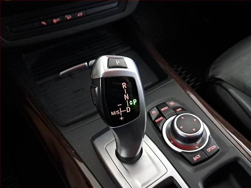 BMW X5 (2011) M Paket xDrive30d, 4X4 - fotka 17 z 27