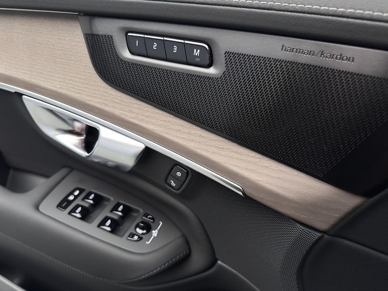 Volvo XC90 (2026) T8 AWD Plug-in BRIGHT PLUS 7m - fotka 22 z 25